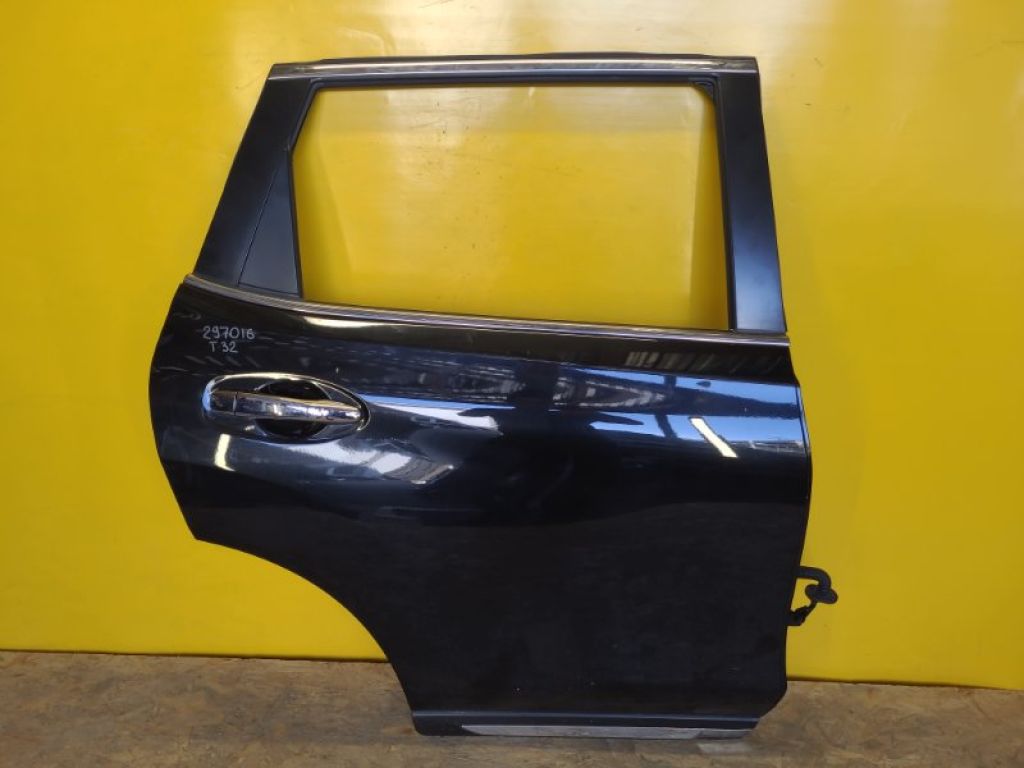 82100-4BA0A | Двері задн. прав. NISSAN X-TRAIL/ROGUE T32 13-20