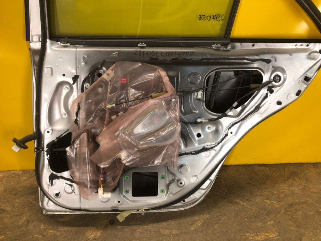 69803-33050 | Стеклоподъемник задн. прав. TOYOTA CAMRY 40 06-11