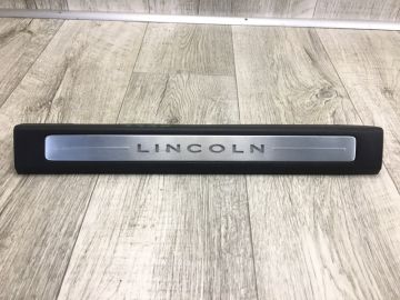 Накладка порога внутрішня передн. прав. LINCOLN MKZ 13-20