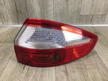 Фонарь наружный прав. FORD FIESTA 08-17