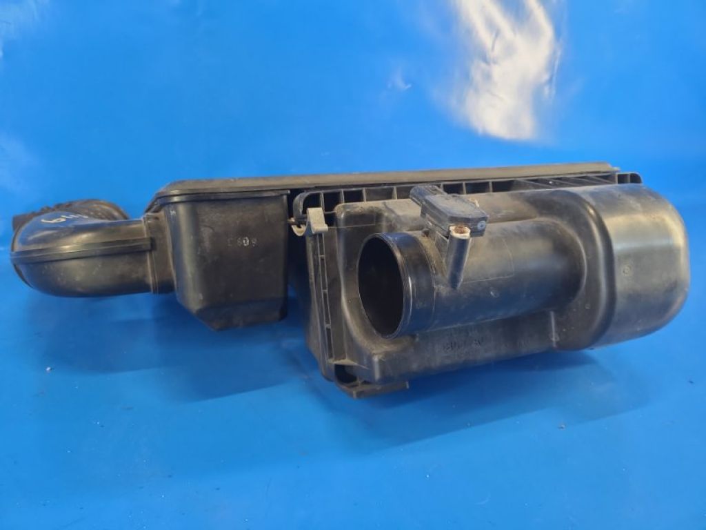 13700-80J00 | Корпус повітряного фільтра SUZUKI SX4 06-13 - Фото 2