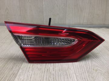 Ліхтар внутрішній лів. TOYOTA CAMRY 70 17-