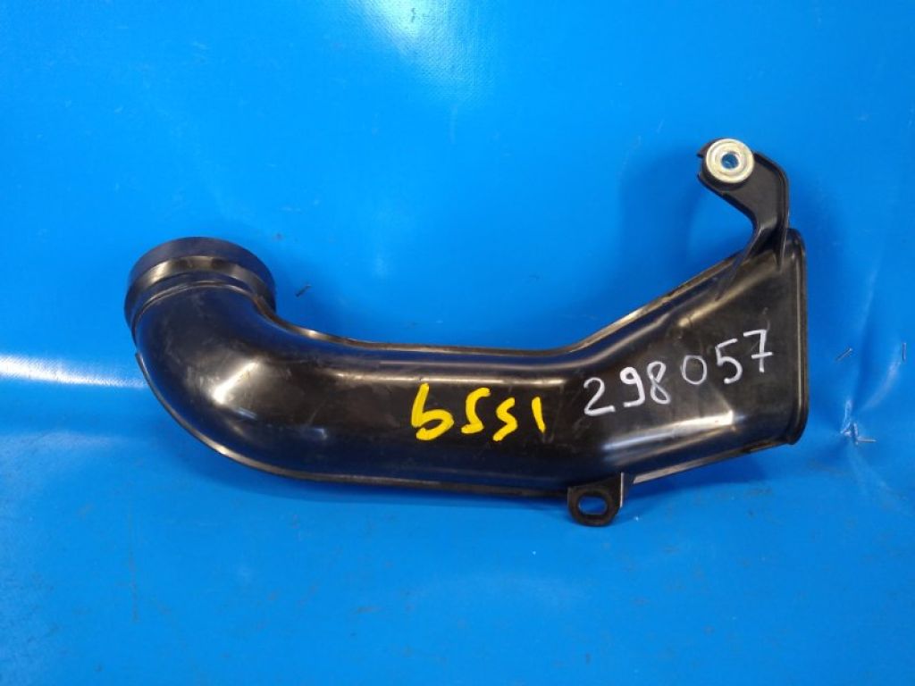 P51N-13-200 | Патрубок воздушного фильтра MAZDA MX-5 15-