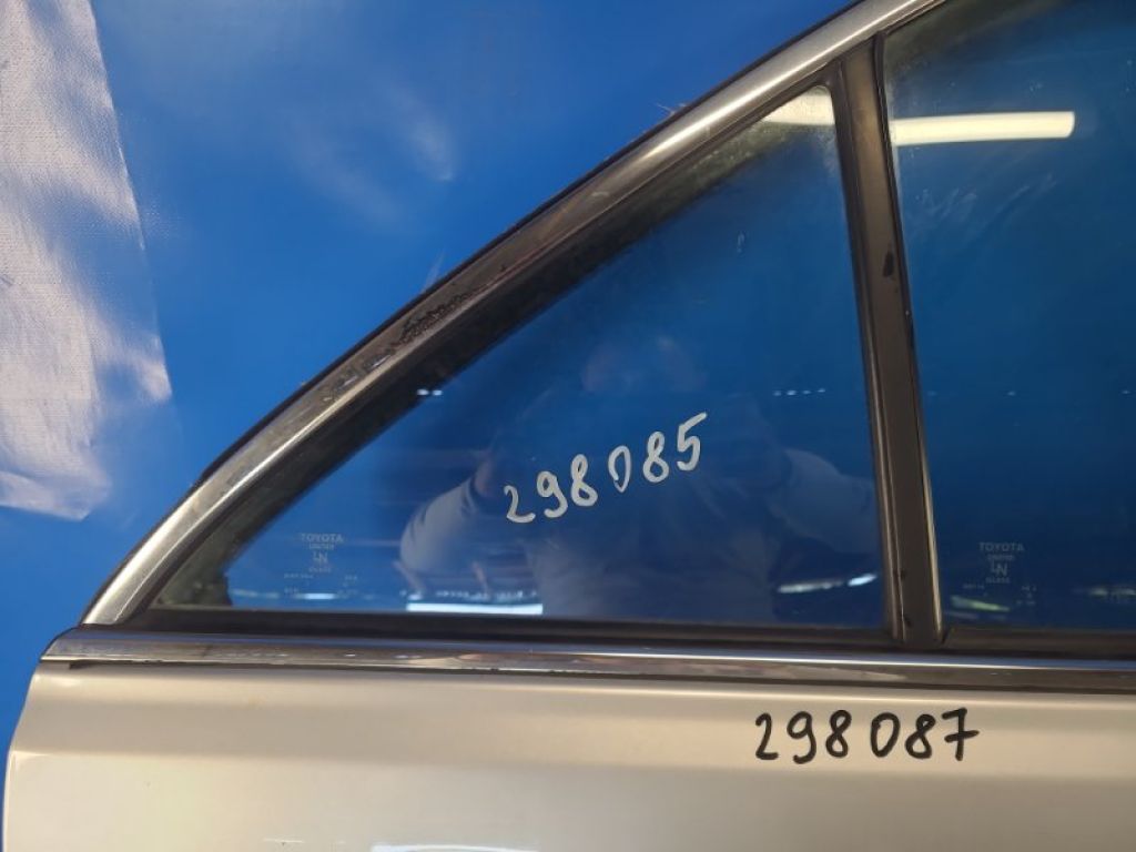68123-06050 | Скло дверей глухе задн. прав. TOYOTA CAMRY 40 06-11