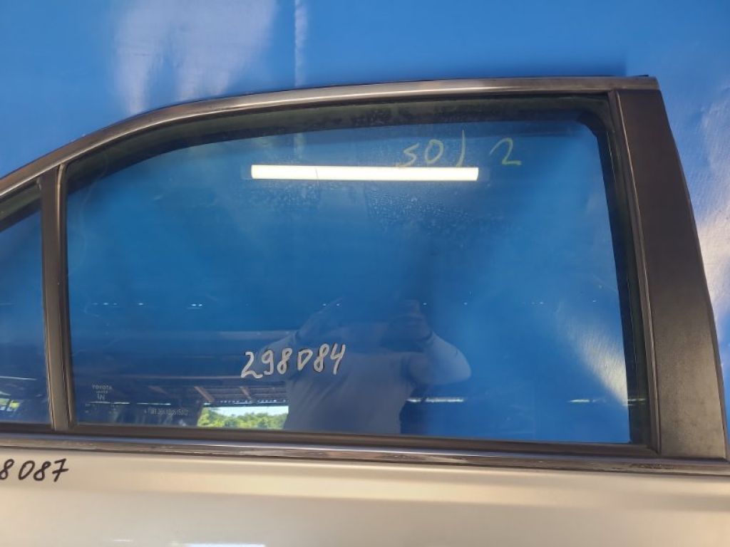 68103-06090 | Стекло двери задн. прав. TOYOTA CAMRY 40 06-11