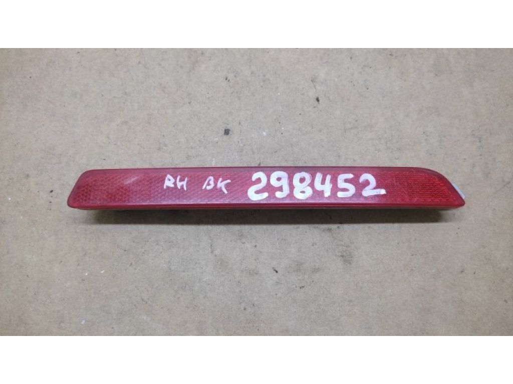 BN8R-51-5L0 | катафот R правий MAZDA 3 BK 03-08