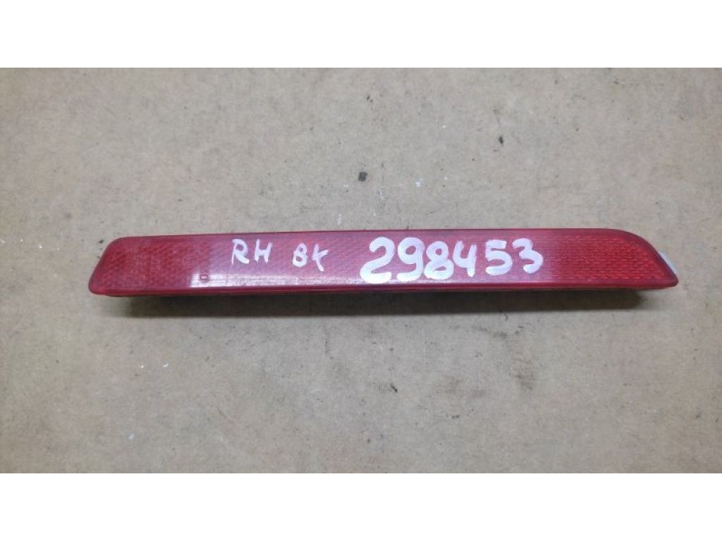 BN8R-51-5L0 | Катафот R правый MAZDA 3 BK 03-08