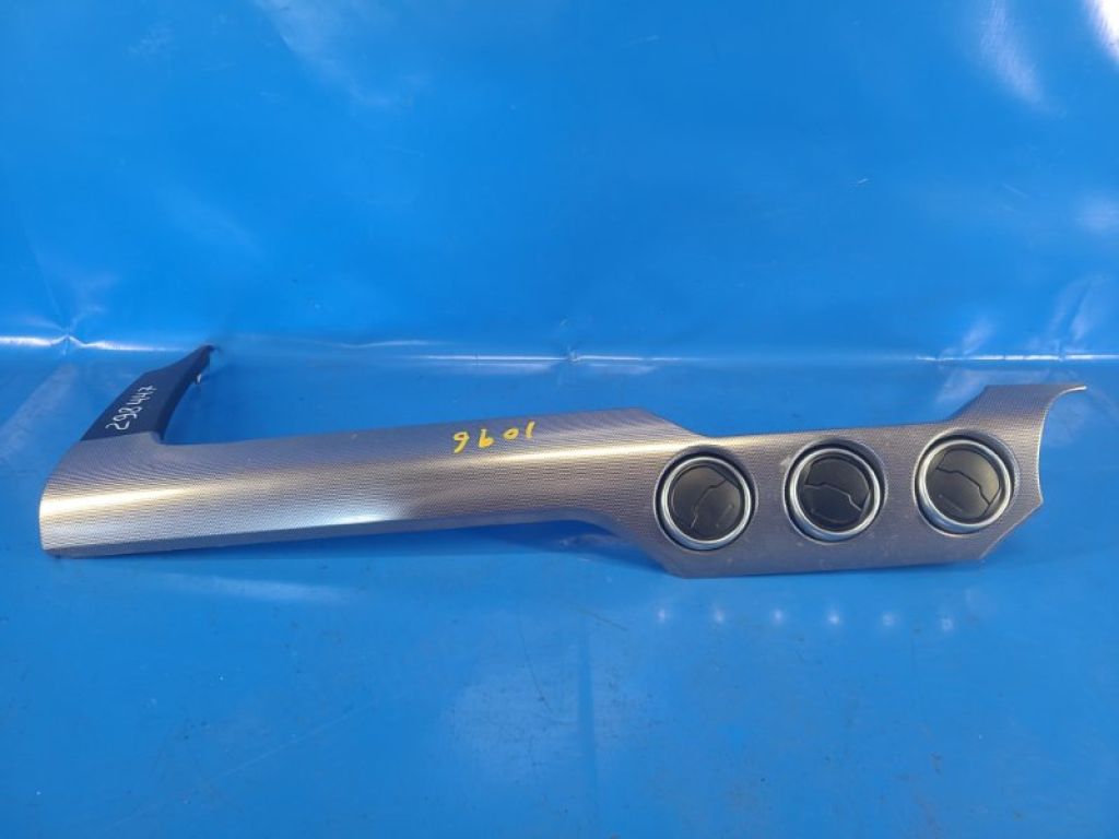 JR3Z-6304338-MG | Накладка торпедо FORD MUSTANG 15-