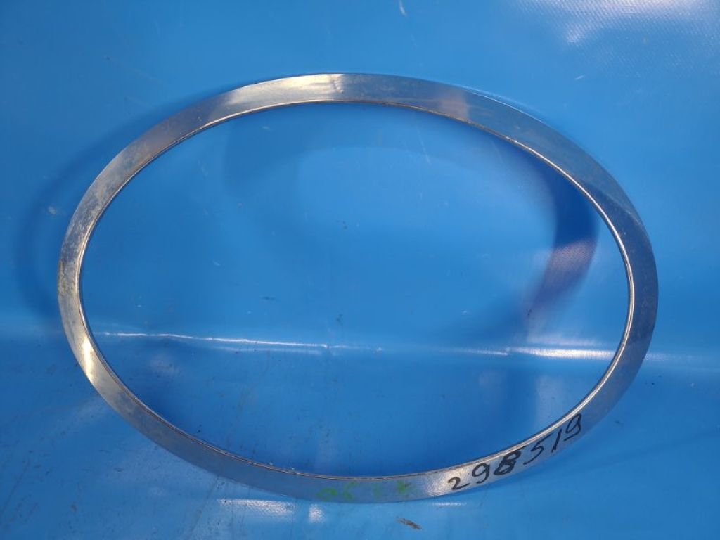 51137149906 | Накладка на фару прав. MINI COOPER (F57) 15-