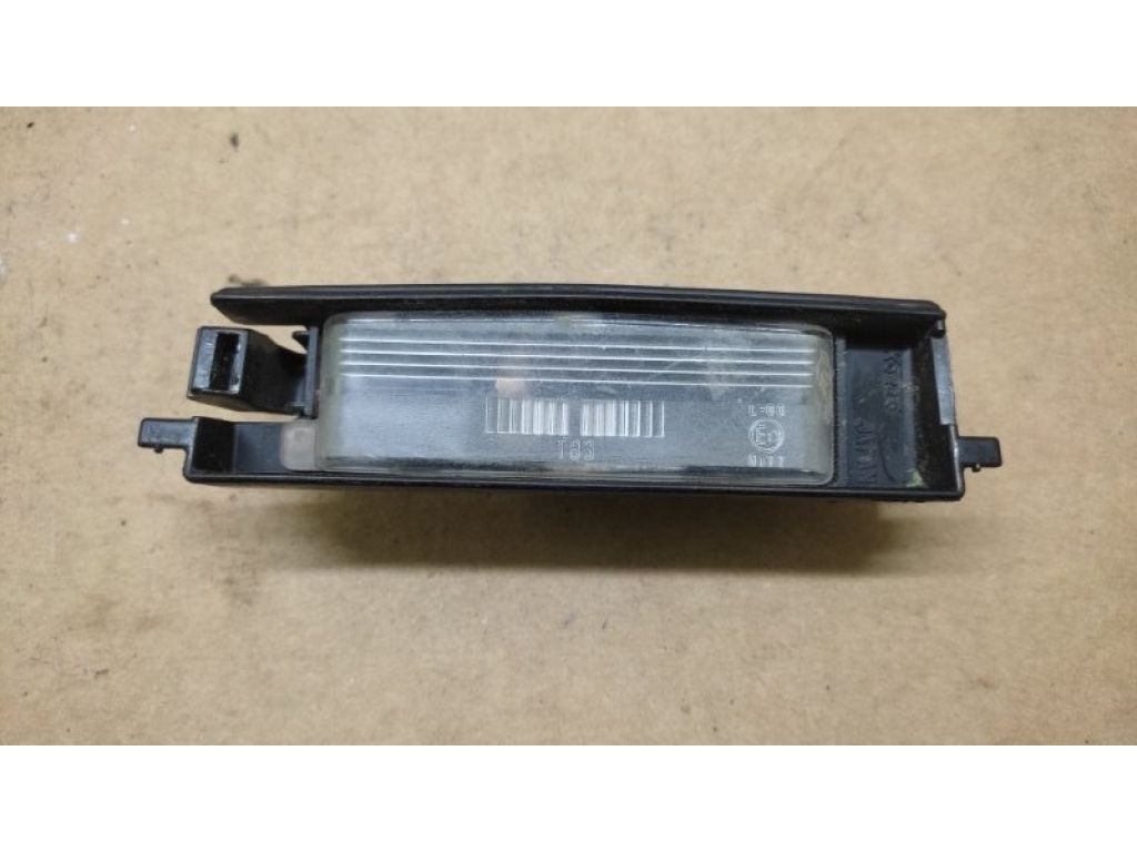81270-52020 | Подсветка номера TOYOTA YARIS 00-05