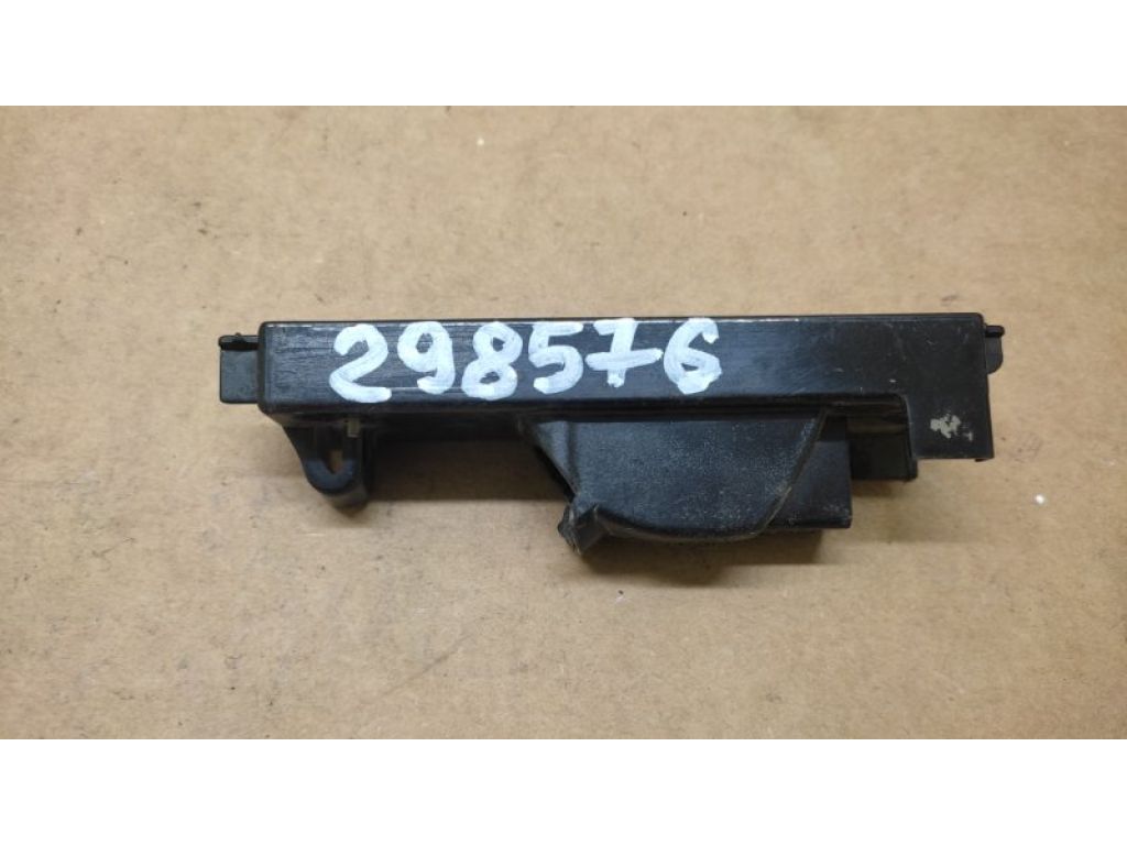 81270-52020 | Подсветка номера TOYOTA YARIS 00-05 - Фото 2