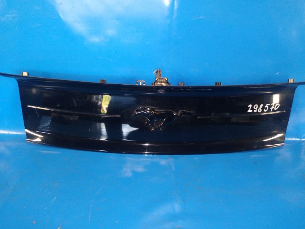 JR3Z-6342528-AH | Накладка двері багажника FORD MUSTANG 15-