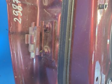 Петля двері нижня передн. прав. VOLVO XC70 00–07