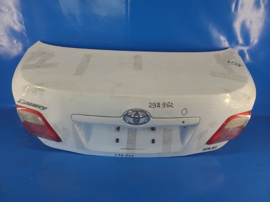 6440106281 | Кришка багажника TOYOTA CAMRY 40 06-11