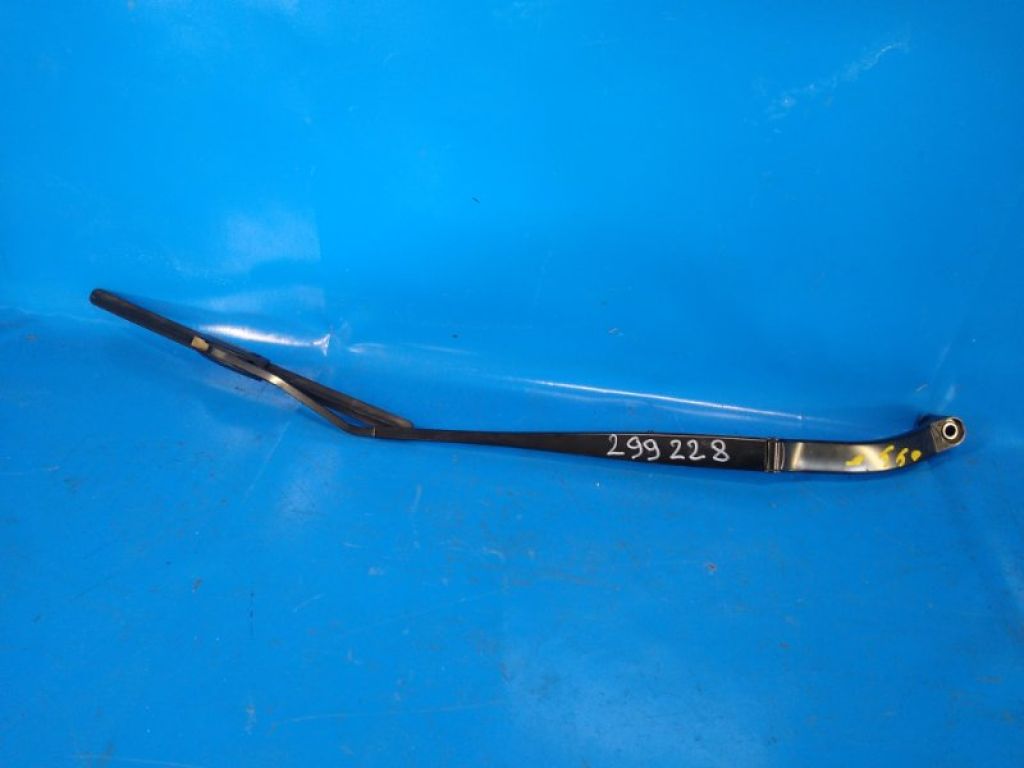 28886-3SG0A | Поводок стеклоочистителя передний прав. NISSAN SENTRA B17 12-21