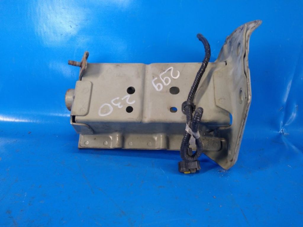 G5115-3SHMA | Кронштейн підсилювача переднього бампера лів. NISSAN SENTRA B17 12-21