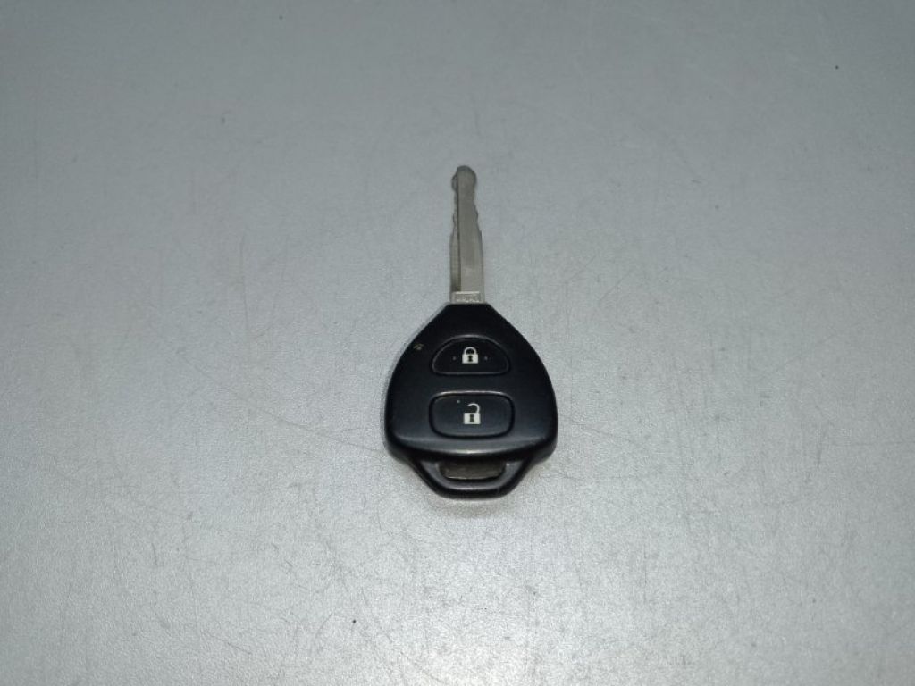 89070-02550 | Ключ зажигания TOYOTA RAV4 00-05