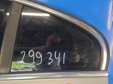 Стекло двери глухое задн. лев. VOLVO S60 10-13
