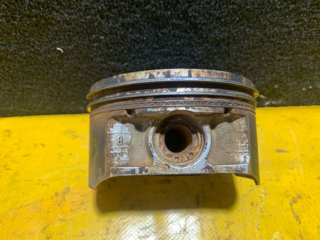 A2010-8J110 | поршень прав. INFINITI G35 03-07 - Фото 2