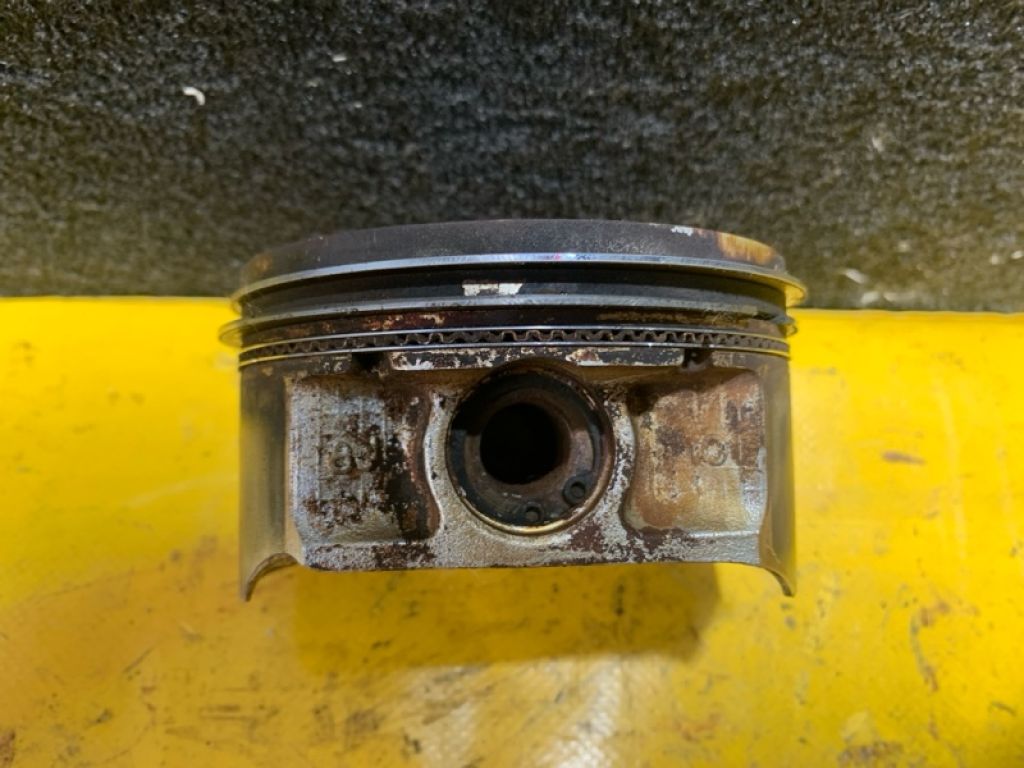 A2010-8J110 | поршень лів. INFINITI G35 03-07 - Фото 4