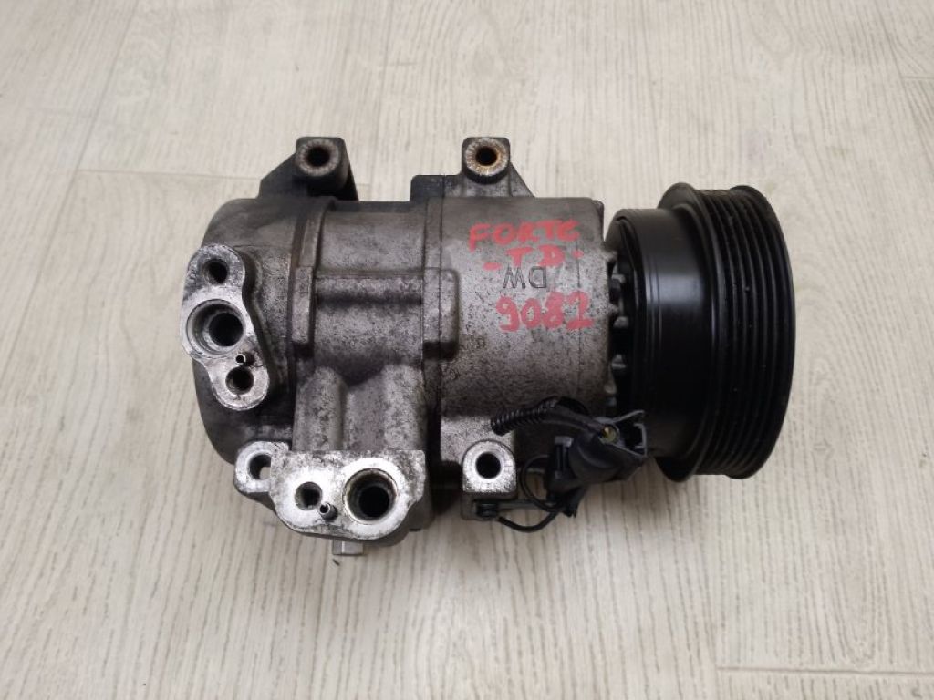 977011M130 | Компресор кондиціонера KIA FORTE/CERATO TD 08-13