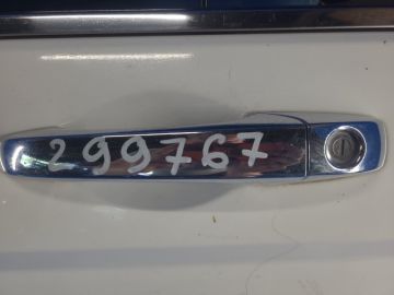 Ручка двери наружная передн. лев. CHRYSLER 200 10-14