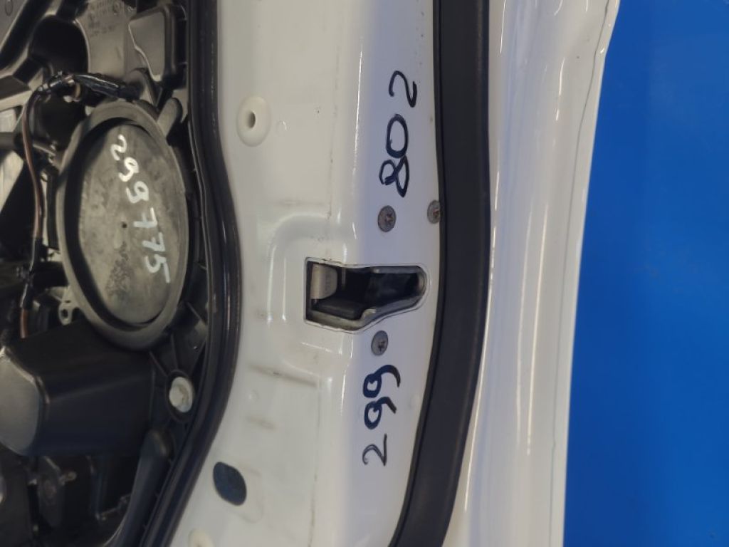 4589694AD | Замок двери передн. прав. CHRYSLER 200 10-14