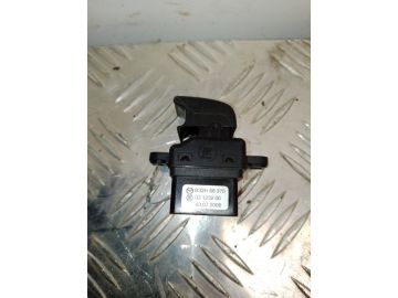Кнопка стеклоподъемника задн. прав. MAZDA 3 BK 03-08