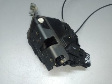 Замок двері задн. лів. MAZDA 3 BK 03-08