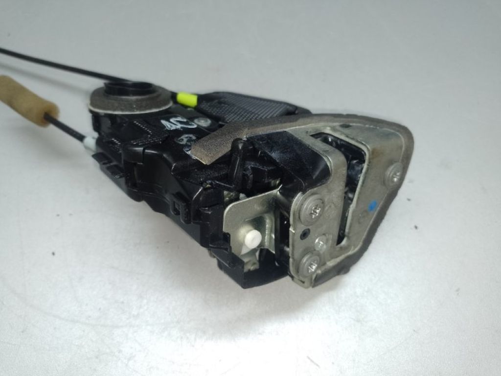 69050-06100 | Замок двери задн. прав. TOYOTA CAMRY 40 06-11
