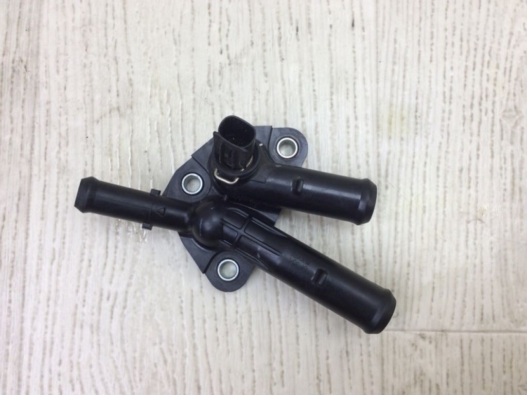 1630525030 | Тройник системы охлаждения TOYOTA CAMRY 70 17-