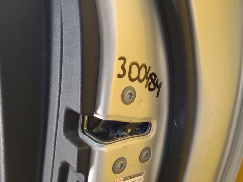 69050-05050 | Замок двери задн. прав. TOYOTA AVENSIS 08-18