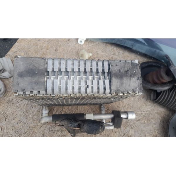 Випарник кондиціонера MAZDA 323 BJ 98-2003 B30E-61-J10 — 2