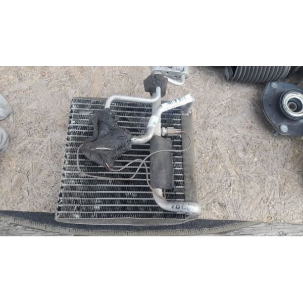 Випарник кондиціонера MAZDA 323 BJ 98-2003 B30E-61-J10 — 3