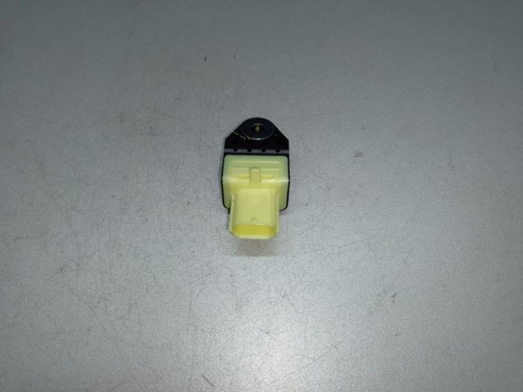89831-0T020 | Датчик удара TOYOTA SIENNA 11-16