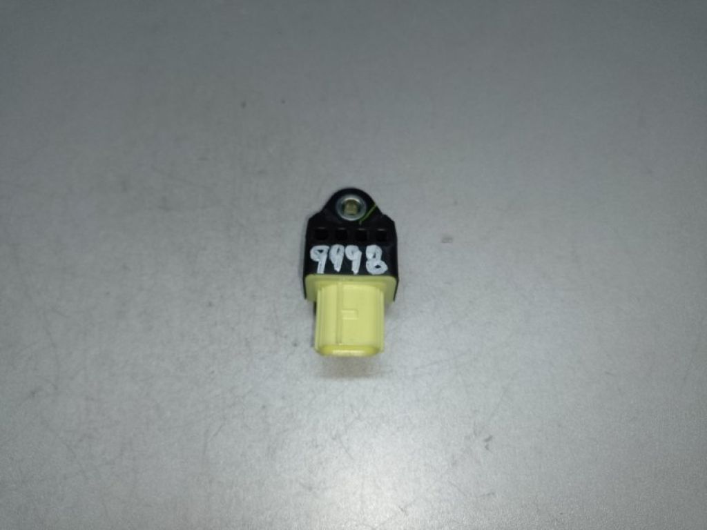 89831-0T020 | Датчик удара TOYOTA SIENNA 11-16 - Фото 3
