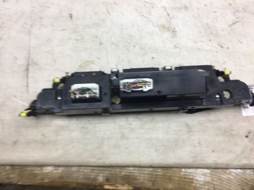 55902-06040-B1 | Блок управления печкой TOYOTA CAMRY 30 02-06 - Фото 2