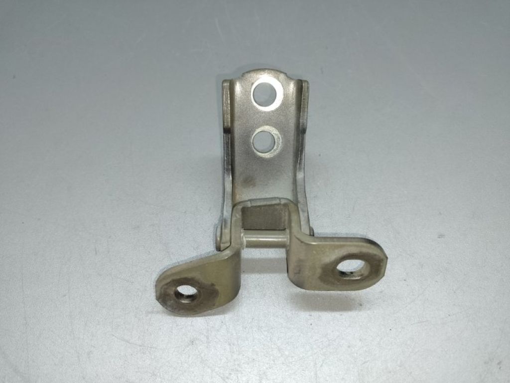 68710-02020 | Петля двери верхняя передн. прав. TOYOTA SIENNA 11-16