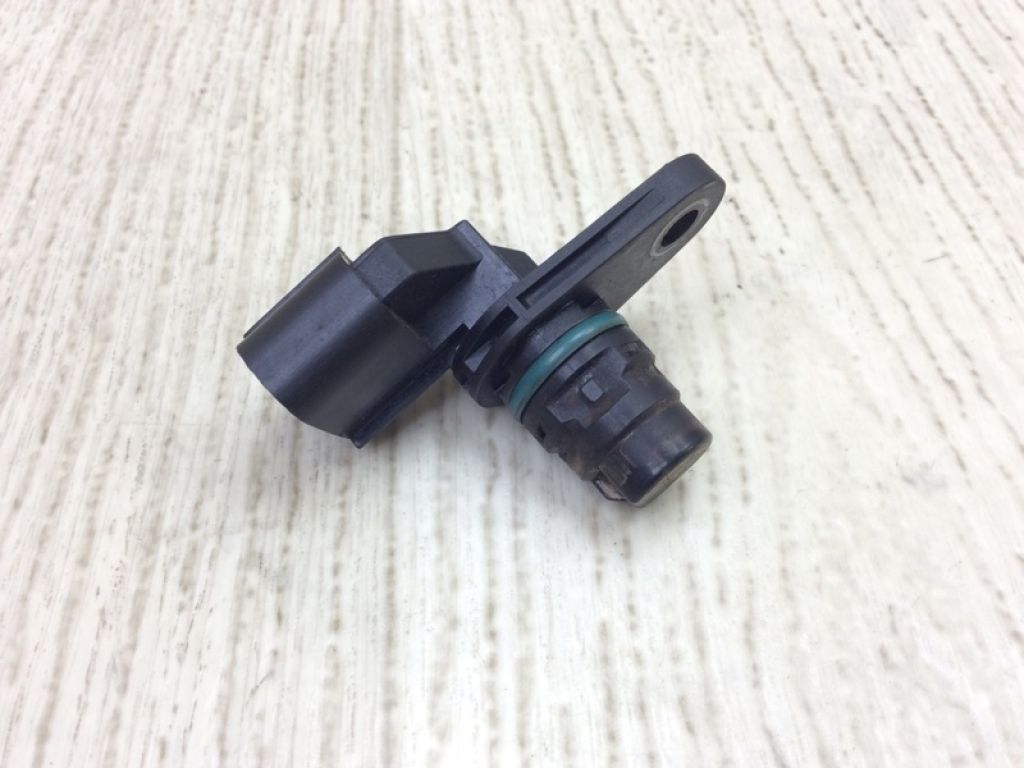 3935025010 | Датчик положения распредвала HYUNDAI SONATA YF 10-14