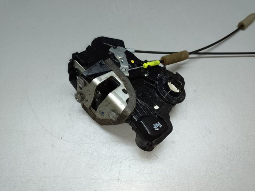 69030-06200 | Замок двери передн. прав. TOYOTA CAMRY 40 06-11