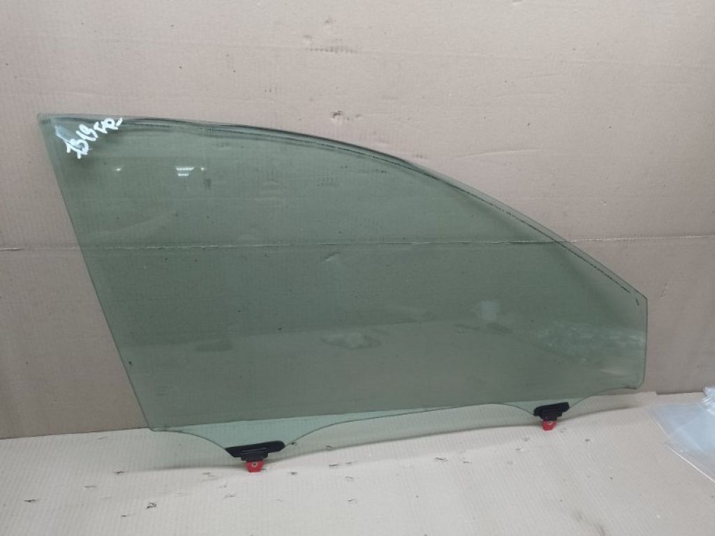 68101-06080 | Стекло двери передн. прав. TOYOTA CAMRY 40 06-11