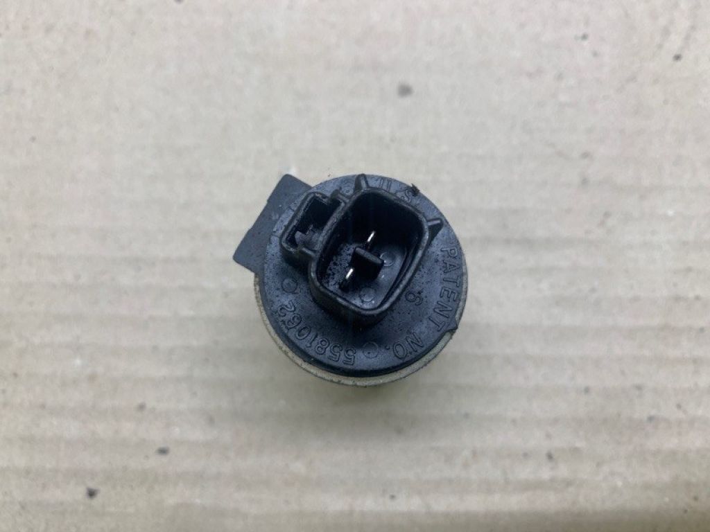 85397-AA010 | Датчик рівня бачка омивача TOYOTA AVALON 05-12 - Фото 2