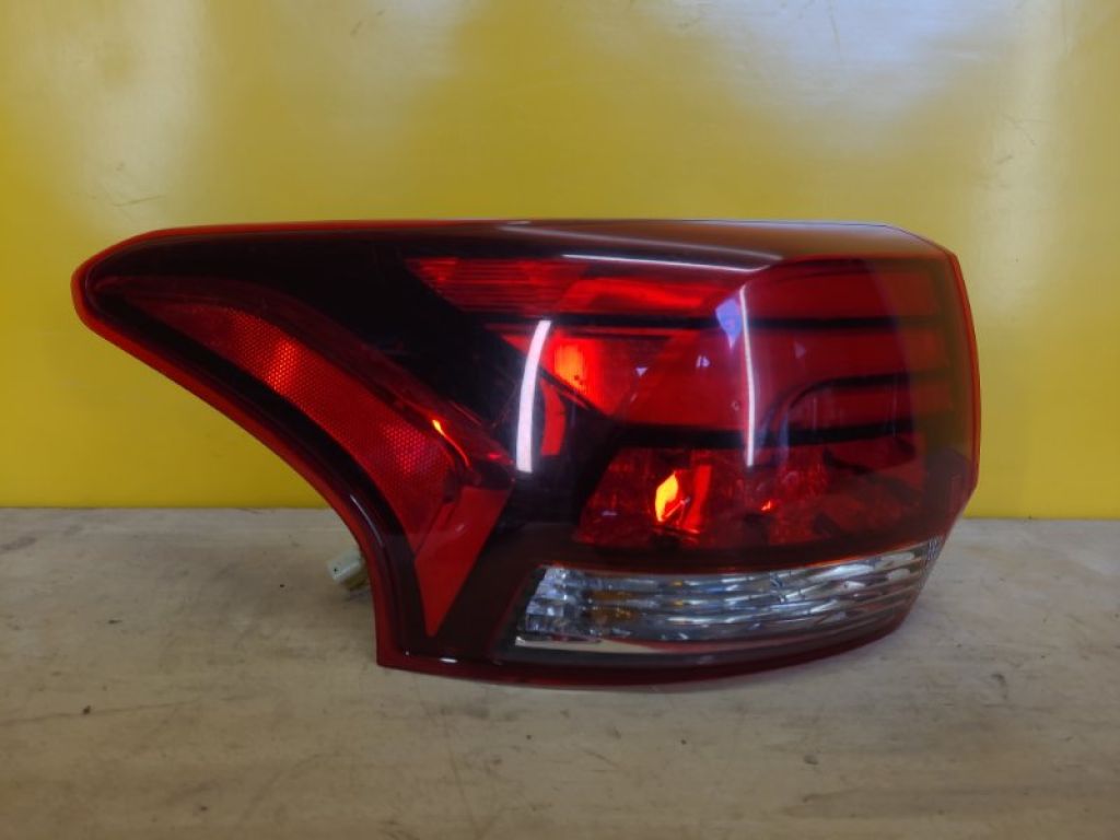 8330B173 | Ліхтар зовнішній лів. MITSUBISHI OUTLANDER GF 12-