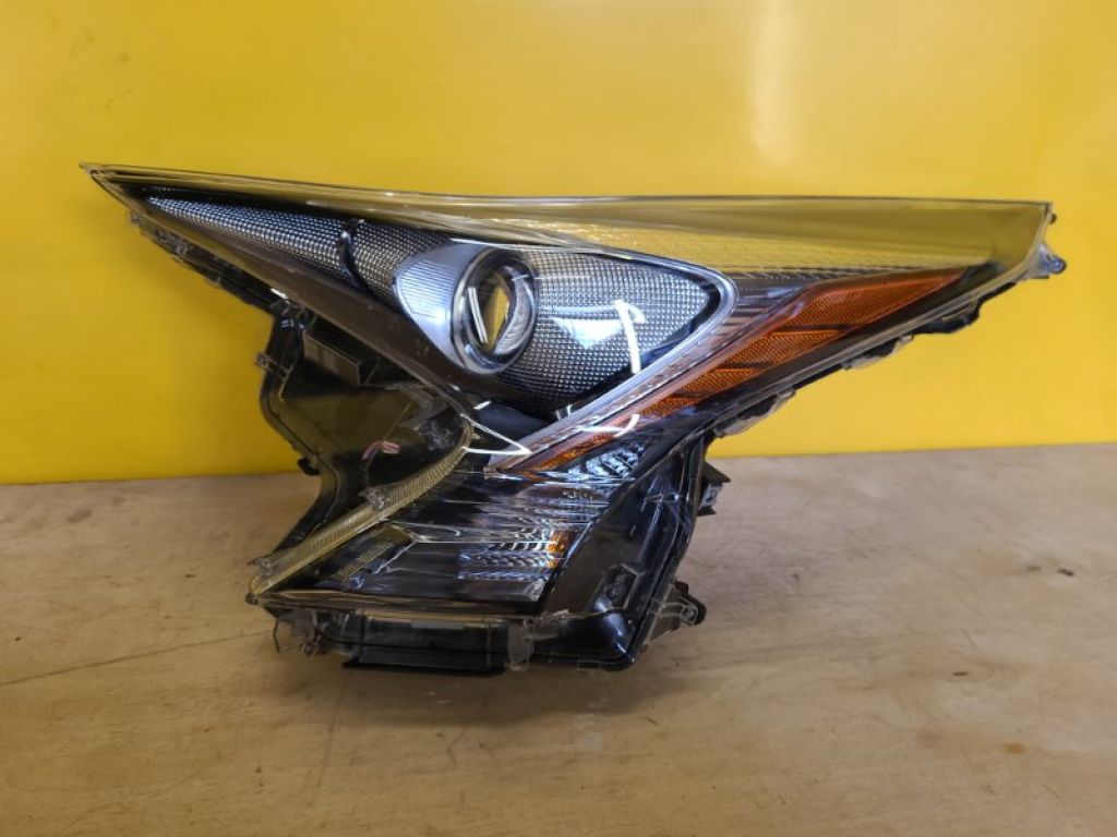8118547700 | Фара лев. TOYOTA PRIUS 16-
