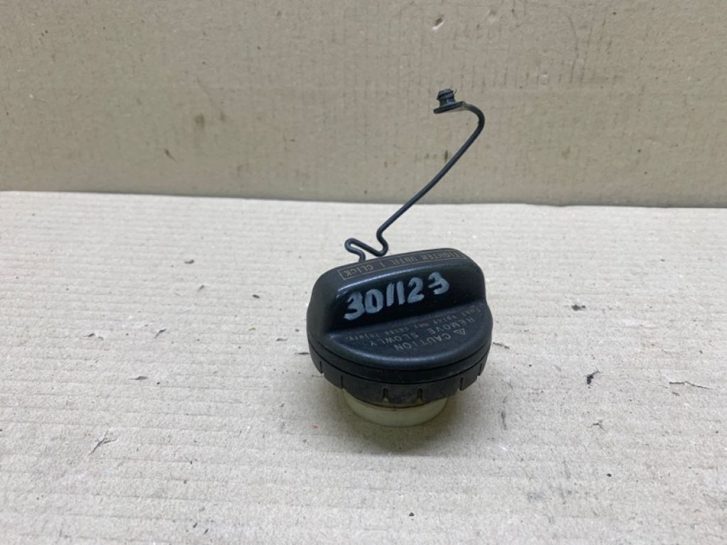77300-06040 | Кришка паливного бака TOYOTA CAMRY 40 06-11