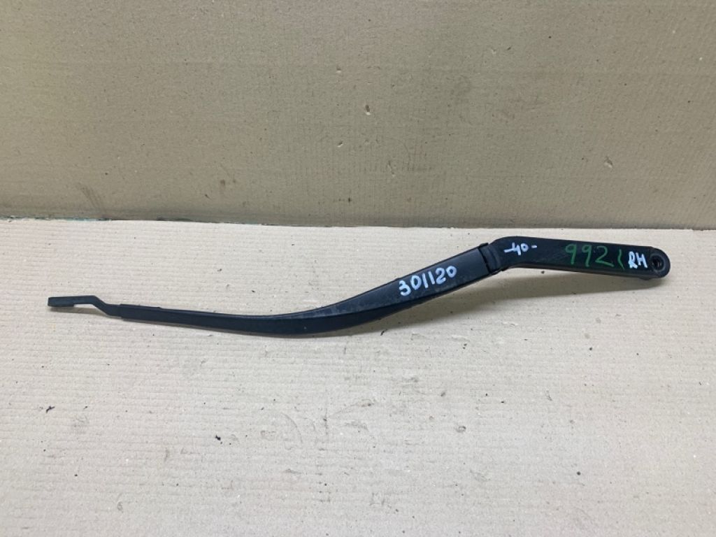 85211-06050 | Поводок стеклоочистителя передний прав. TOYOTA CAMRY 40 06-11