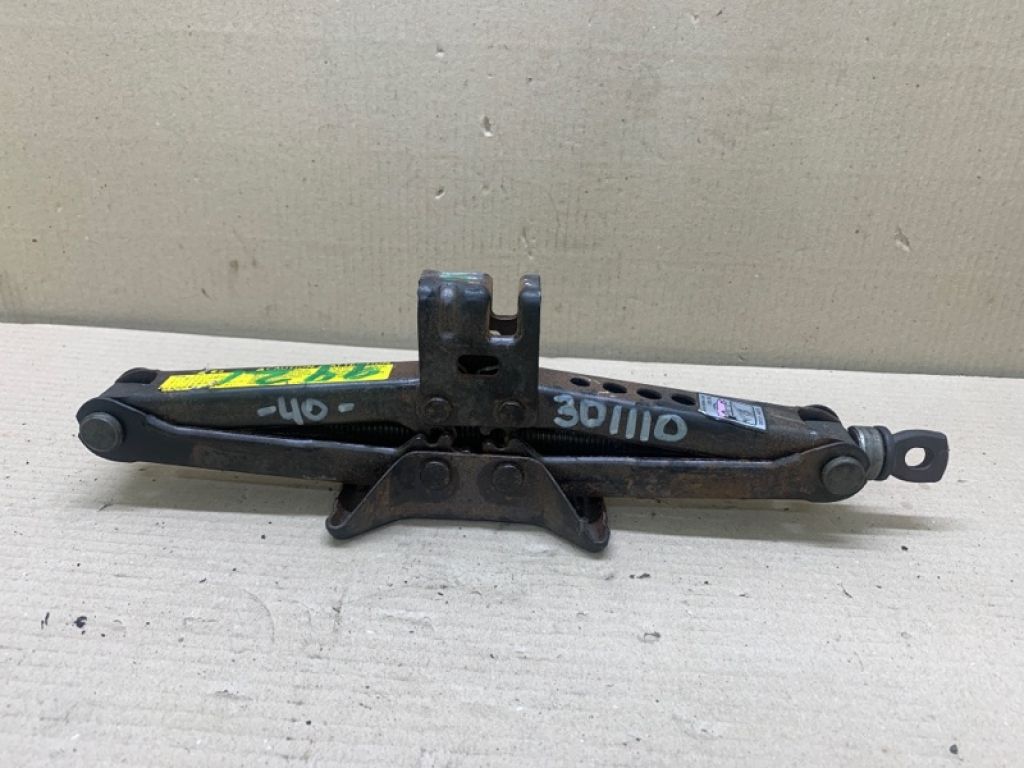 09111-AA010 | Домкрат TOYOTA CAMRY 40 06-11