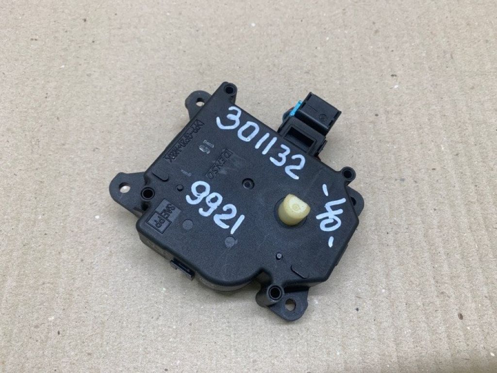 87106-07140 | Моторчик заслонки печки TOYOTA CAMRY 40 06-11