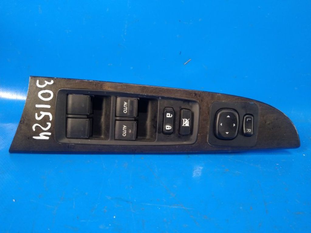 84040-53131 | Блок управления стеклоподъемниками LEXUS IS250/350 05-13