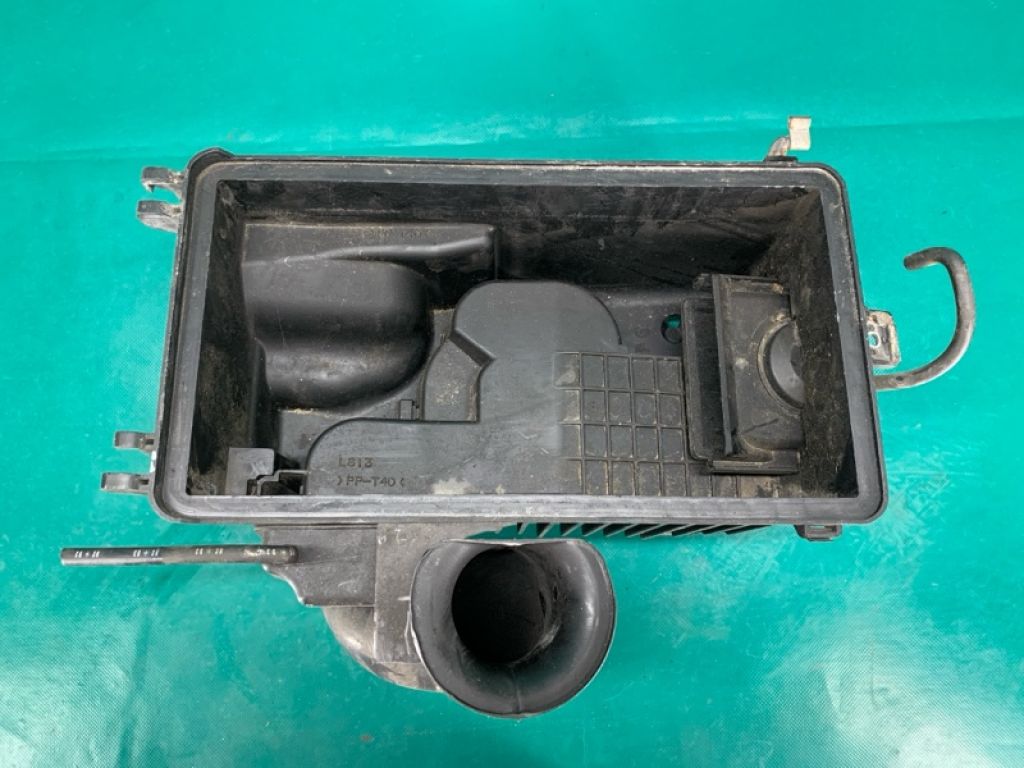 L327-13-320C | Корпус повітряного фільтра MAZDA 6 GG 02-07 - Фото 4